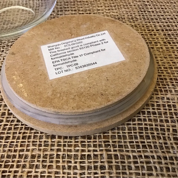 Glass container with wooden lid.  Navy shell design. - Picture 5 of 5